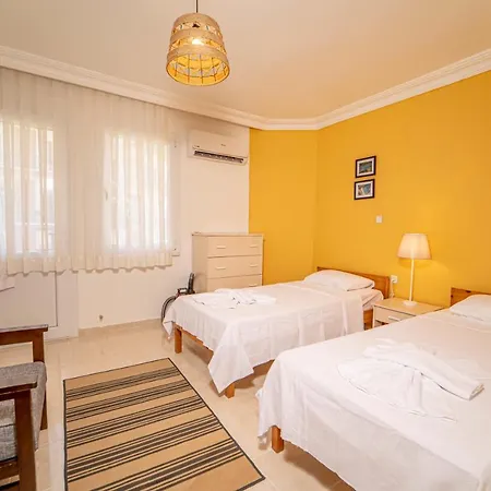 Colorful With Fantastic Sea View Near Sea In Appartement